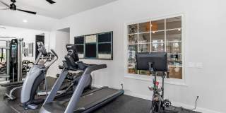 Sandpointe Cove Apartment Homes Gallery 6