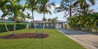 3 Bedroom WATERFRONT House with Fenced Yard & Boat Dock Gallery 1