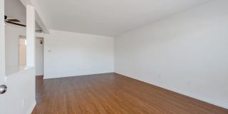 633 E Park Gallery 8