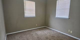 (3) Bed/(2) Bath Near Schools and Shopping! Avail NOW! Gallery 8