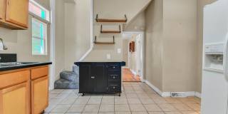Charming Victorian Home in the Desirable Cole Neighborhood!- Available Early July!! Gallery 9