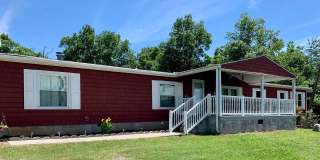 Welcome to this  4-bedroom, 2-bathroom home located in the picturesque Sevierville, TN. Gallery 1