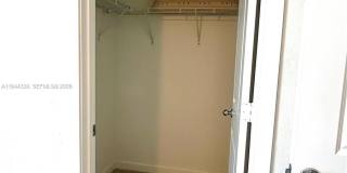 453 NE 13th St Gallery 11