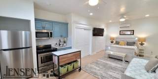Beautiful Furnished Casita in Hurricane-All Linens and Kitchen, Bath Essentials Included- Just move in! Gallery 3
