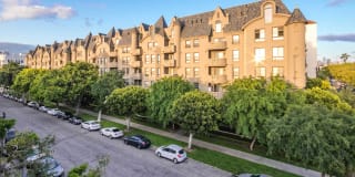 Versailles Koreatown Gallery 3