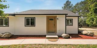 Spacious Middleton Home, Utilities & Lawn Care Included for $300/month Gallery 1