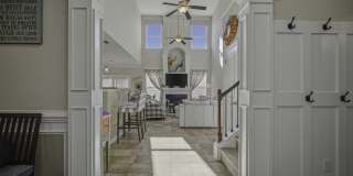 225 Urbano Lane Gallery 9