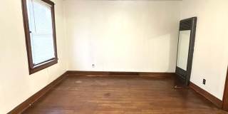 Versatile 2-Bedroom Home with Bonus Room and Spacious Yard Gallery 4