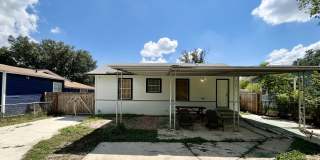 2319 Burnet St Gallery 26