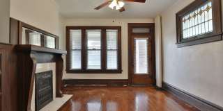 4 Bedroom North Campus Newly Remodeled House with 2 Decks and Patio Gallery 12