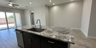10319 W Harmony Ln Gallery 15