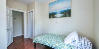 201 N Portland Ave Gallery 13