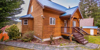 Lovely Storybook Home with a Lake View! Gallery 1