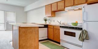 Quisling Terrace Apartments Gallery 7