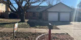 3 bed 2 bath, 2 car with wood floors, fenced yard, walk to Oakhurst Park! Gallery 1