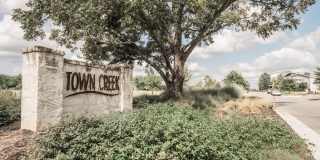 2/2/1 Condo in Town Creek / Walk to Dos Rios / Community Pool/Fridge, Washer & Dryer Included / Balcony / NBISD *2 weeks free rent* Gallery 20