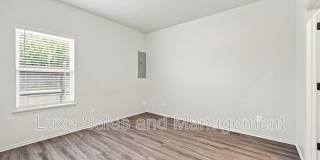 10912 Oak Hollow Drive Gallery 16