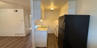 1/1 Triplex - End Unit /No Carpet / Vinyl Plank Flooring / Lots of Parking / CISD Gallery 7