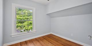 Beautiful 3BR house- perfect roommate set up! 1/2 price security deposit with qualified application Gallery 30