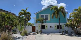 Downtown Gulfport - The Pineapple House Gallery 1