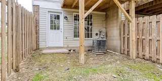 Room in 3 Bedroom Home at Lex Dr Gallery 4