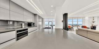 1147 Hillsboro Mile Gallery 3