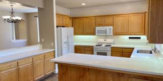 Newer 5 Bedroom House Close to Cal Poly Gallery 10