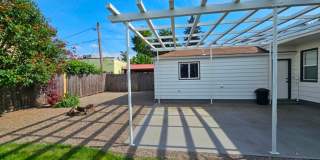 3Bd/1Ba Single Story Home - For viewing! Gallery 23