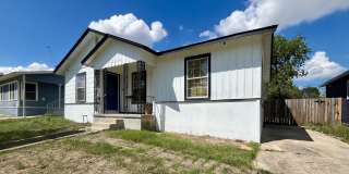 2319 Burnet St Gallery 28