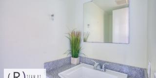 Gorgeous townhouse in a quiet 6-unit gated complex Gallery 47