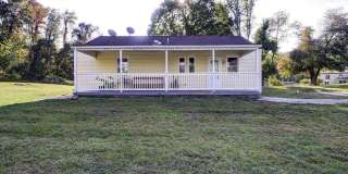 Luxurious living in Potomac! Main House and Guest House included! Gallery 26