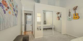 One Bedroom Unit in Wonderful Western Auto Lofts Gallery 11