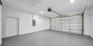 438 Poplar Street Gallery 26