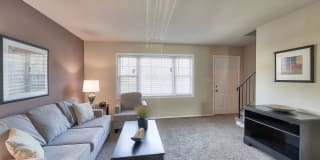 Jamestowne Apartments & Townhomes Gallery 2