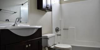 1010 Raleigh Apartments Gallery 17