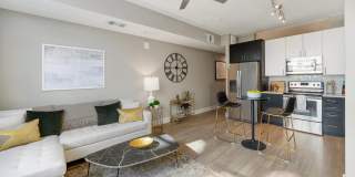 AMLI Riverfront Green Gallery 4