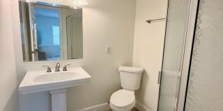 2BR/2BA Riverfront Luxury Condo Gallery 10