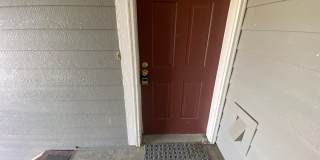 Large 2 bed 1 bath Top Floor Condo Gallery 25