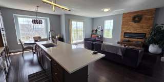 Modern 4 Bedroom 5 Bath Townhome - With Lots of Natural Light and Great Views! Gallery 7