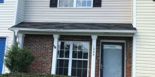 Well Maintained 2 Bedroom 2.5 Bathroom Townhome Gallery 1