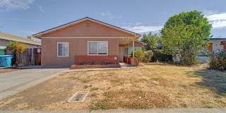Spacious 4 Bedroom Home with Owner-Paid Garbage & 1,451 Sq. Ft. Gallery 1