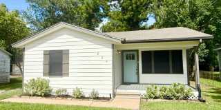 Adorable 2/1 Craftsman Bungalow Near Southside Elementary Gallery 1