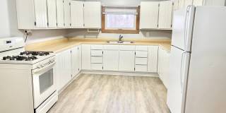 HUGE 3 Bed/2 Bath Home with your own private workshop + oversized garage Gallery 8