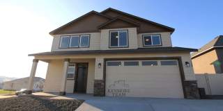 3 Bedroom, 2.5 Bath + Office Home in South Kennewick Gallery 1