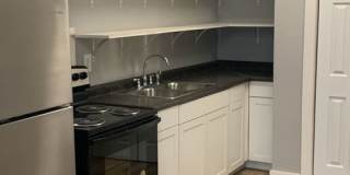 Large Studio Downtown/ Blocks from Kirkwood -- AVAILABLE 2027!! Gallery 7