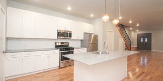 Large Point Breeze Home Gallery 6