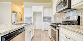 Move In Special: August Rent Free! Gallery 23