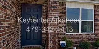 Stylish 3 Bed / 2 Bath with Open Layout & Backyard Retreat Gallery 4