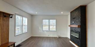 Immediate Move-In! Renovated 2BR House Near Ball State w/ Fireplace & Outdoor Space Gallery 6