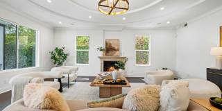 5011 Hayvenhurst Avenue Gallery 26